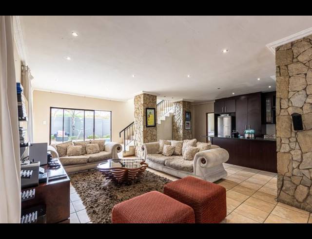 4 BEDROOM HOUSE FOR SALE IN RUIMSIG